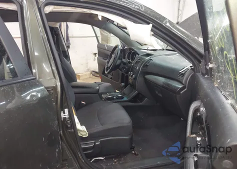 2011 Kia Sorento Lx z USA, uszkodzony, nr VIN 5XYKT3A16BG138616